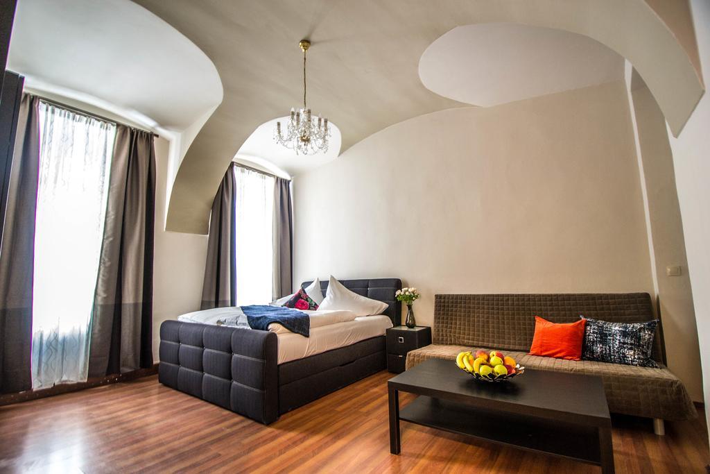 4Bdr Historical Spirit Apt By Ruterra Prague Ngoại thất bức ảnh